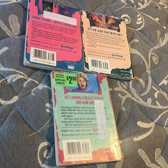 Scholastic Three Vintage R.L. Stine Goosebumps Books - Picture 2 of 10